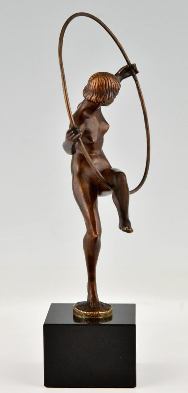 Art Deco bronzen sculptuur danseres met hoepel