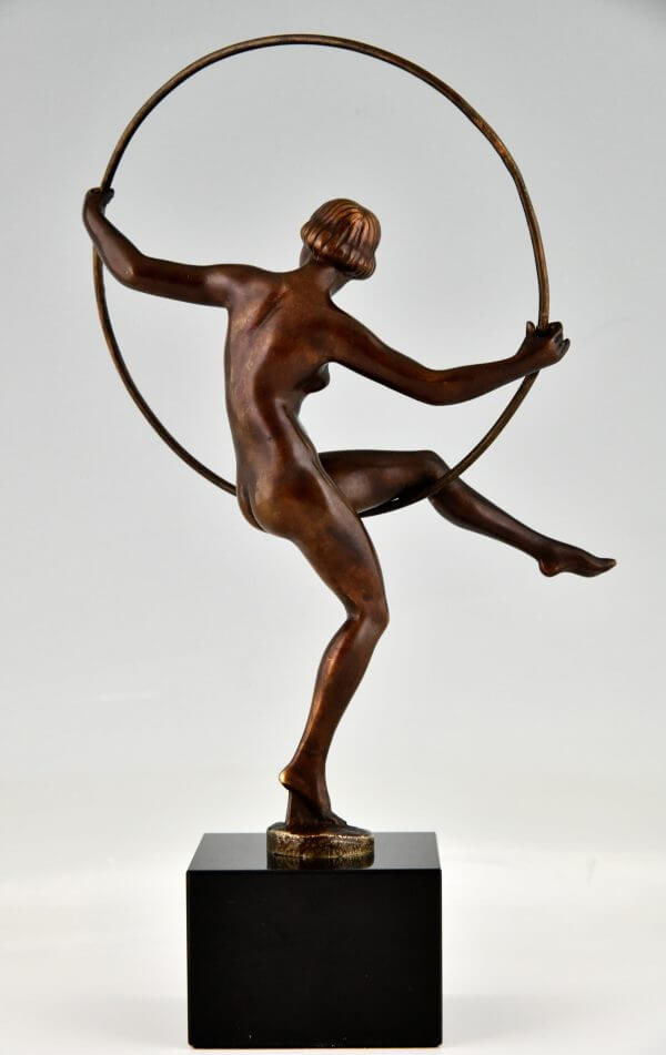 Art Deco bronzen sculptuur danseres met hoepel