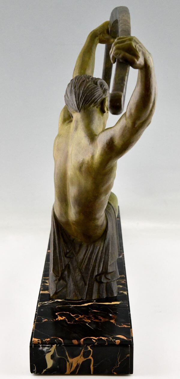 Art Deco beeld atletische man L’age du bronze