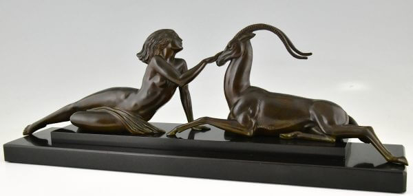 Art Deco sculpture femme nue et gazelle Seduction