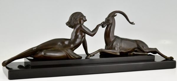 Art Deco sculpture femme nue et gazelle Seduction