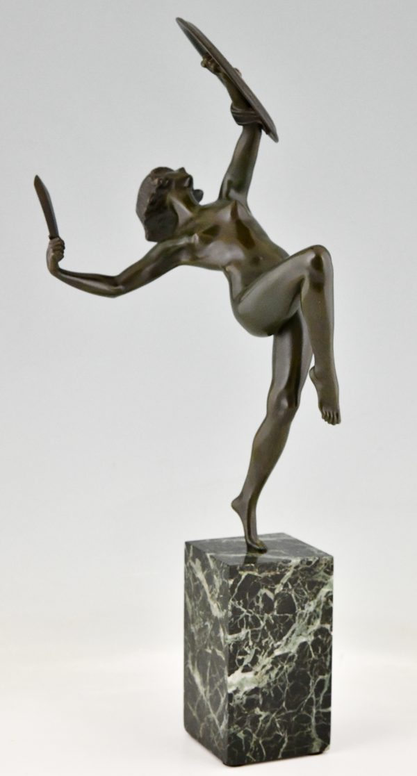 Art Deco bronzen sculptuur dansend naakt met dolk