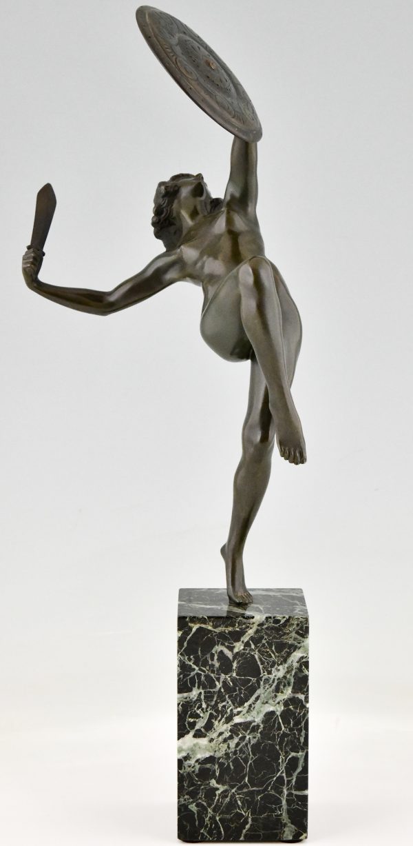 Sculpture en bronze Art Déco danseuse au poignard