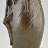 Vase en bronze Art Nouveau avec couple nu Le Baiser.