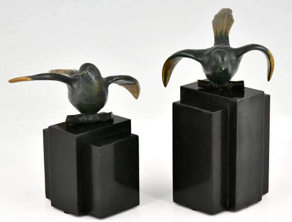 Serre-livres oiseaux en bronze Art Déco bergeronnettes