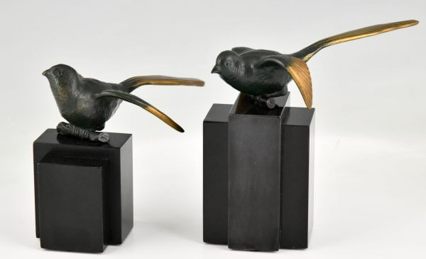 Serre-livres oiseaux en bronze Art Déco bergeronnettes