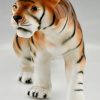 Vintage Tigerskulptur aus Porzellan von Royal Dux.