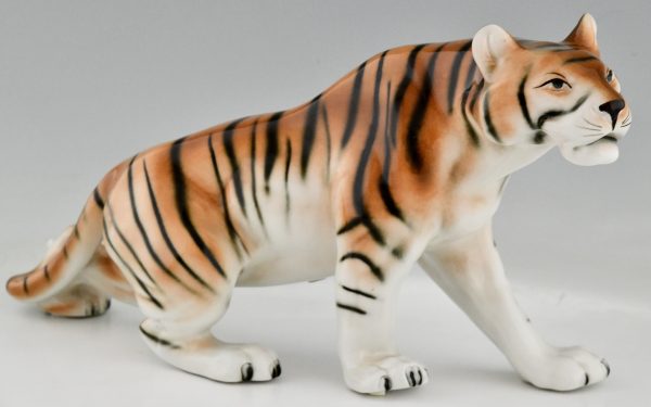 Vintage porseleinen tijgerbeeld van Royal Dux.