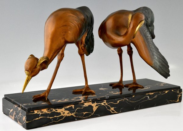 Sculpture en bronze Art Déco de deux oiseaux grues