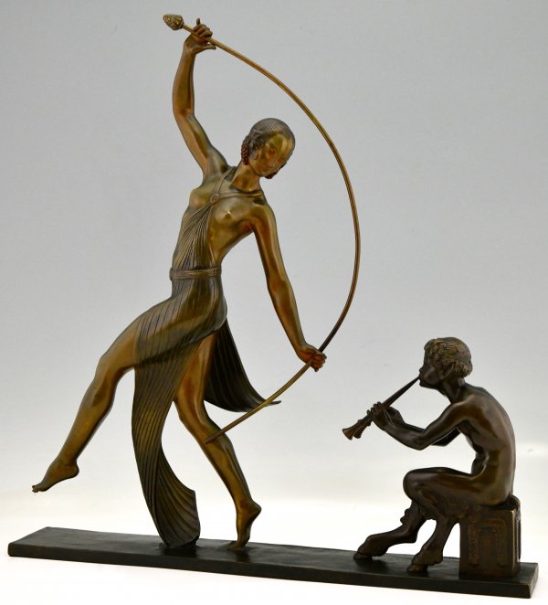 Art Deco bronze sculpture of a Thyrse dancer with faun