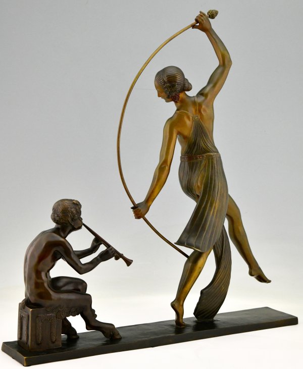 Art Deco bronze sculpture of a Thyrse dancer with faun