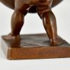 Sculpture en bronze garçon au panier