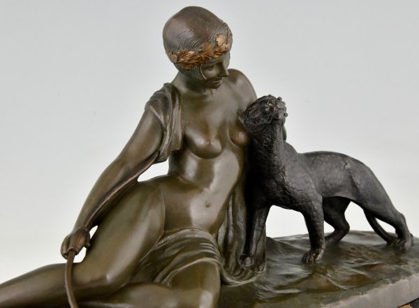 Art Deco Bronzeskulptur Frau mit Panther