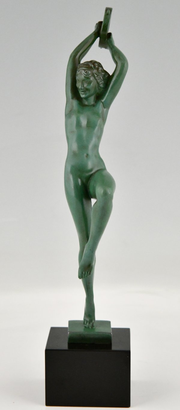 Sculpture Art Déco danseuse nue au tambourin