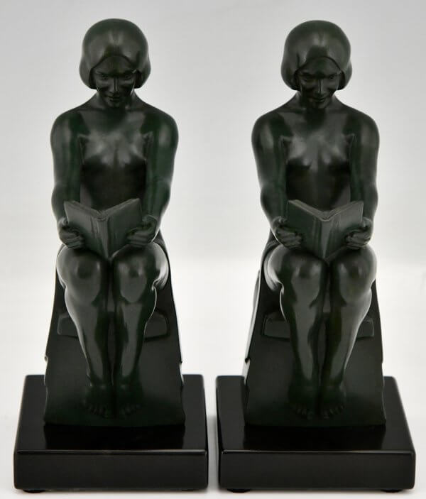 Art Deco bookends with reading nudes Delassement