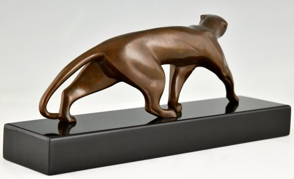 Art Déco sculpture d’une panthère en bronze