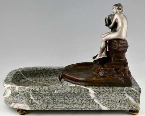 Jugendstil Skulpturaler Innenbrunnen aus Bronze mit sitzendem Akt