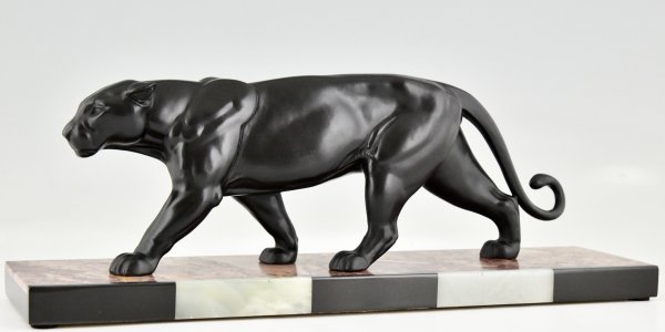 Art Deco sculptuur van een panter.