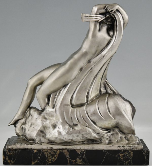 Sculpture en bronze Art Deco danseuse nue et homme agenouillé