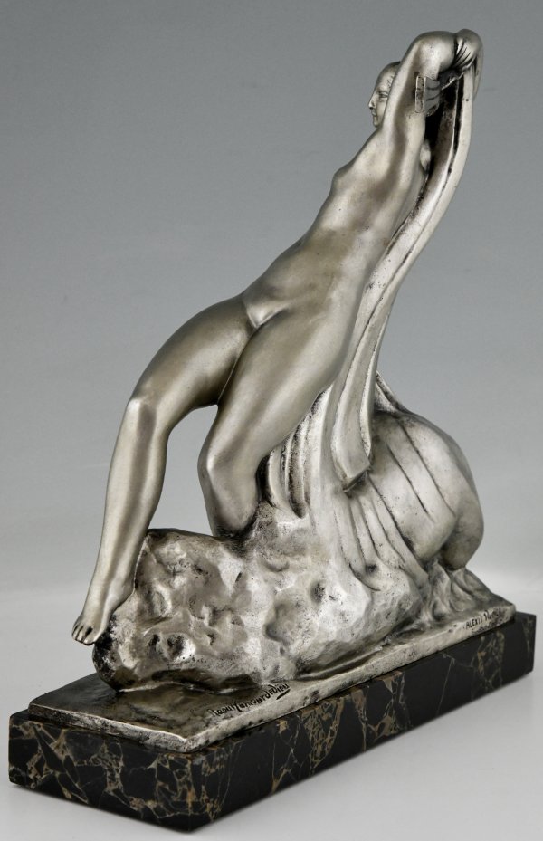 Sculpture en bronze Art Deco danseuse nue et homme agenouillé