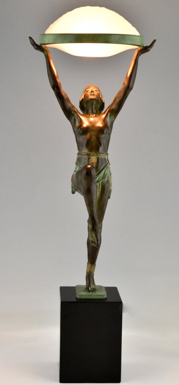 Art Deco style lamp with dancer DANSEUSE A LA COUPE.