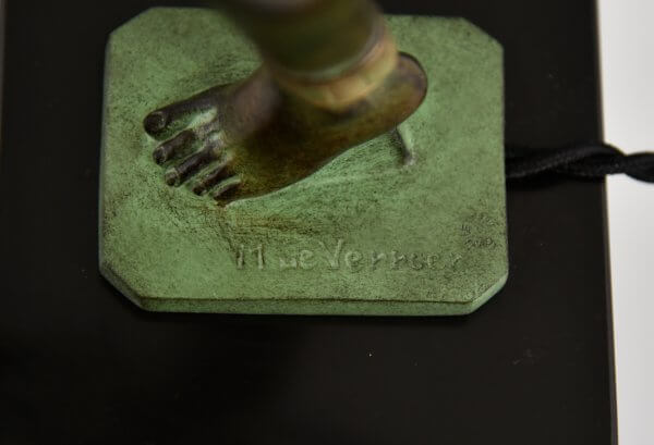 Art Deco style lamp with dancer DANSEUSE A LA COUPE.