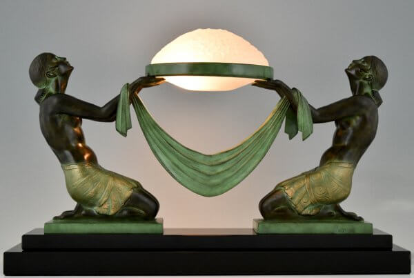 Art Deco style lamp with kneeling nudes OFFRANDE