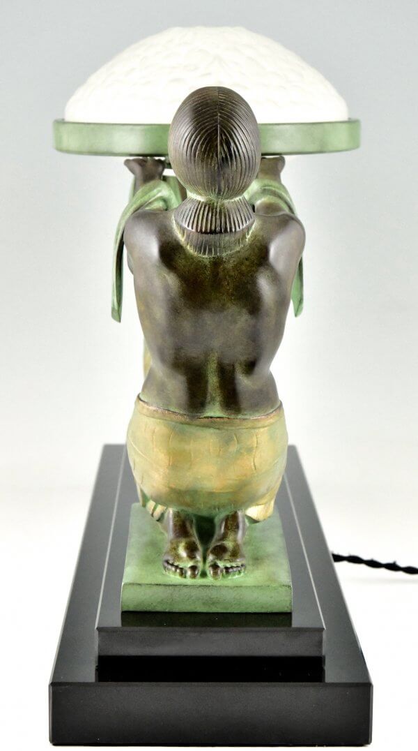 Art Deco style lamp with kneeling nudes OFFRANDE