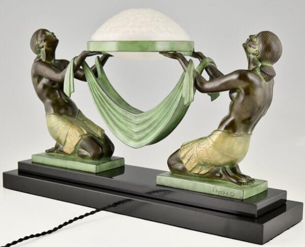 Art Deco style lamp with kneeling nudes OFFRANDE