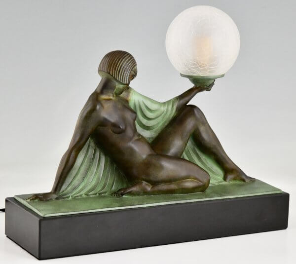 Lampe Art Deco Stil REVERIE Frauenakt mit Glaskugel