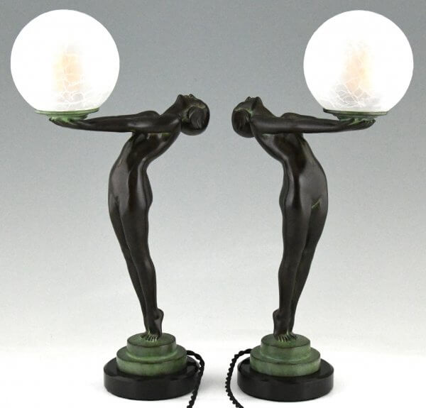 Paar Lampen Art Deco Stil Frauenakt mit Globus Clarté LUEUR LUMINEUSE 38 cm