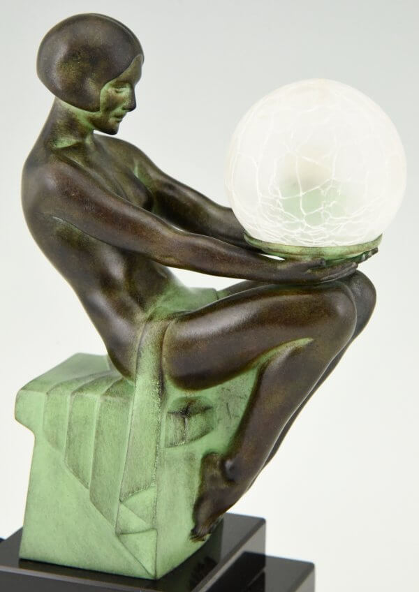 Art Deco style lamp seated nude DELASSEMENT LUMINEUX