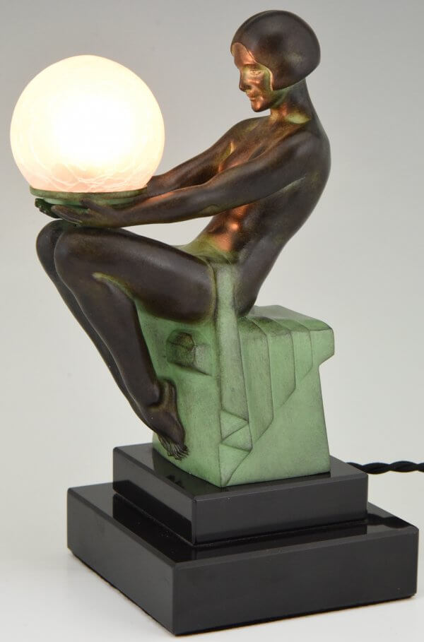 Art Deco style lamp seated nude DELASSEMENT LUMINEUX