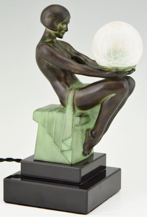 Lamp Art Deco stijl zittend naakt DELASSEMENT LUMINEUX