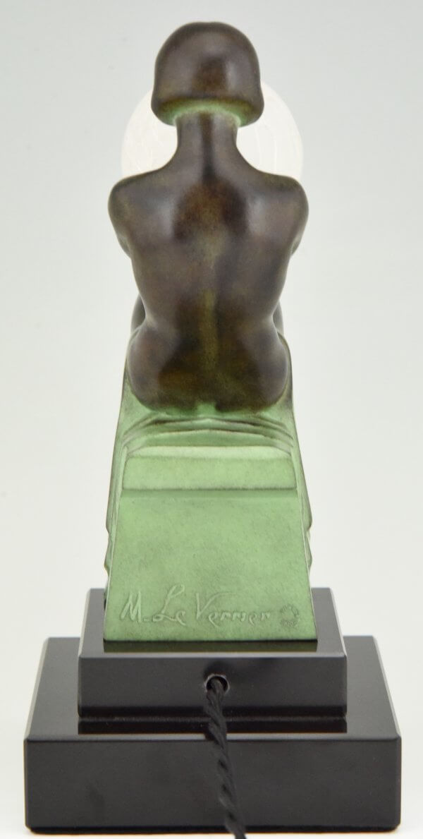 Art Deco style lamp seated nude DELASSEMENT LUMINEUX