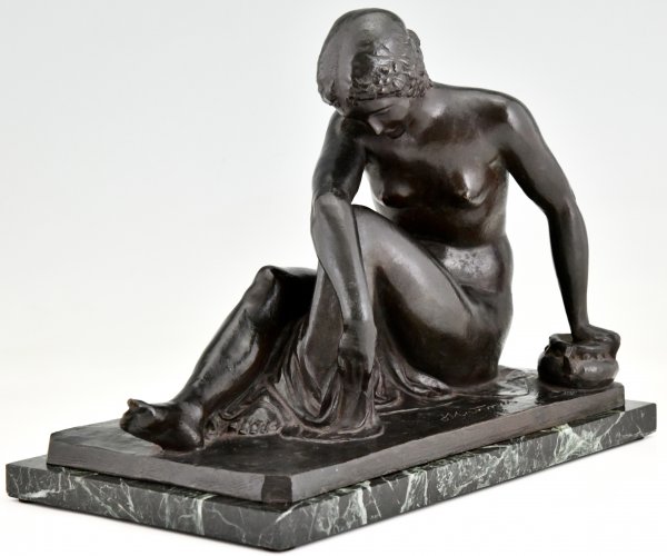 Sculpture en bronze Art Deco d’une baigneuse