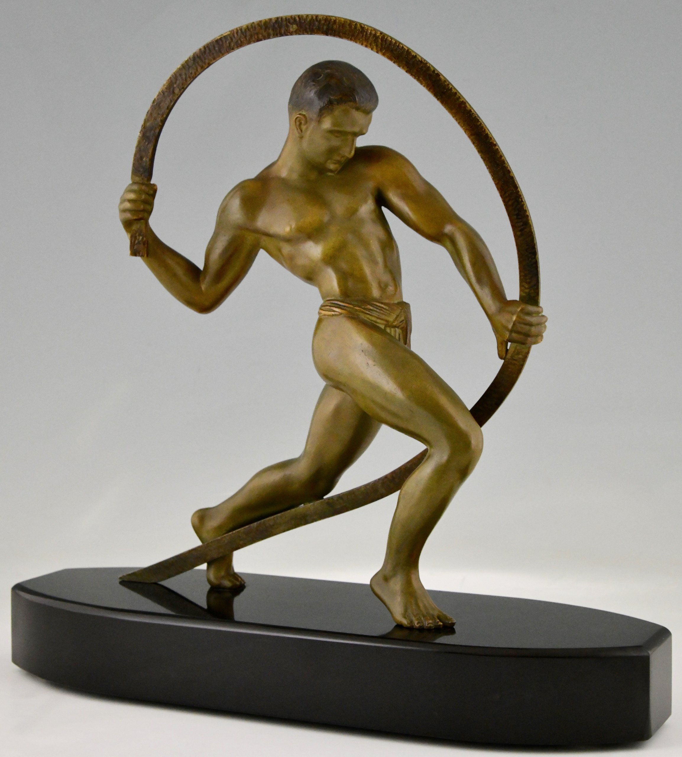Sculpture Art Déco d’un athlète