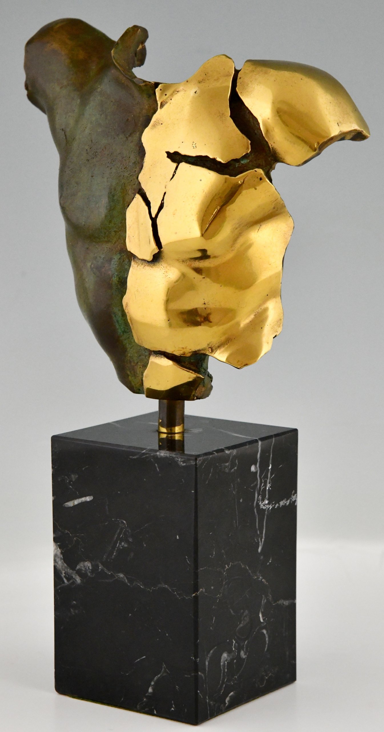 Männlicher Torso aus Bronze aus der 70er Jahre