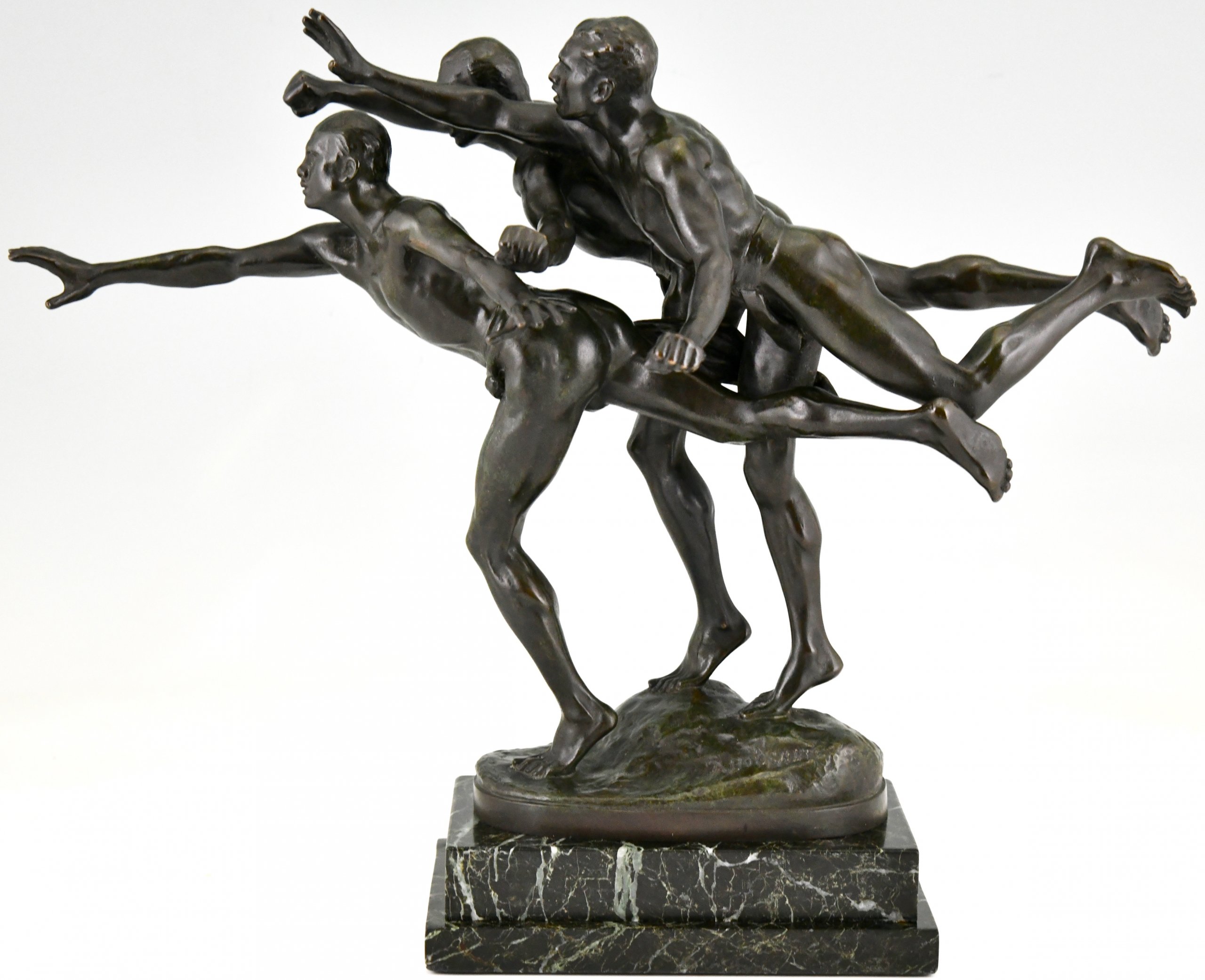 Au But, sculpture en bronze de 3 coureurs nus