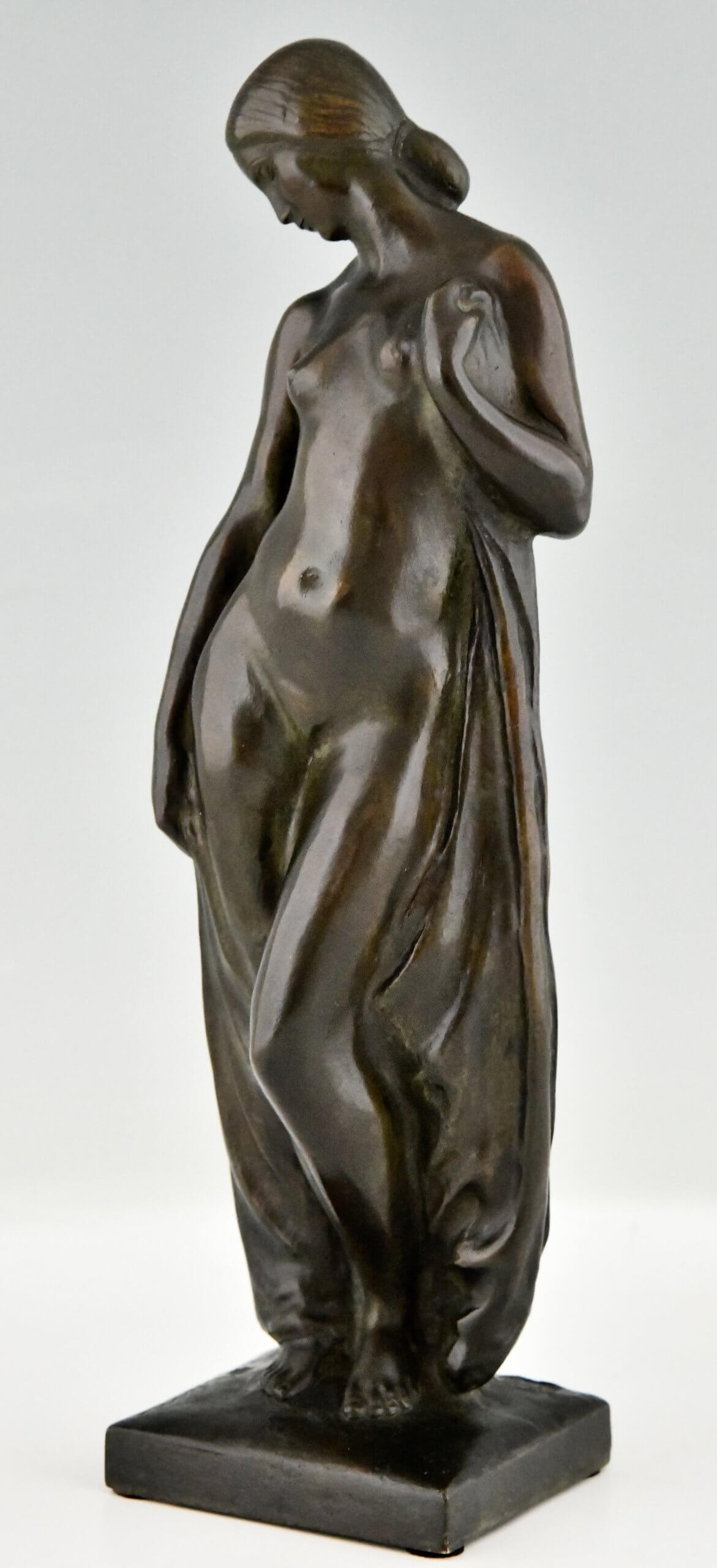 Art Deco bronzen sculptuur naakt met sjaal