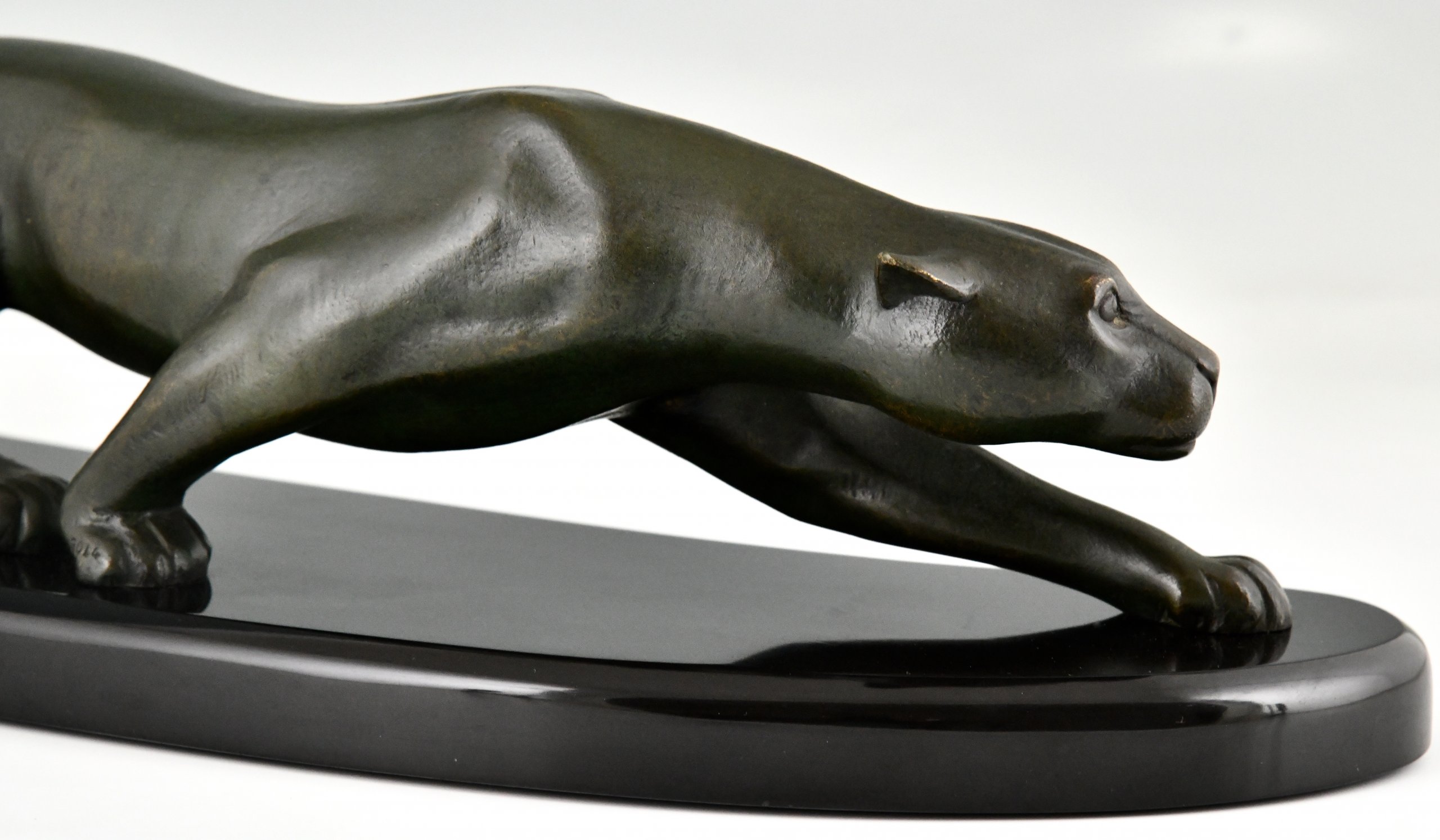 Sculpture Art Deco en bronze d’une panthère