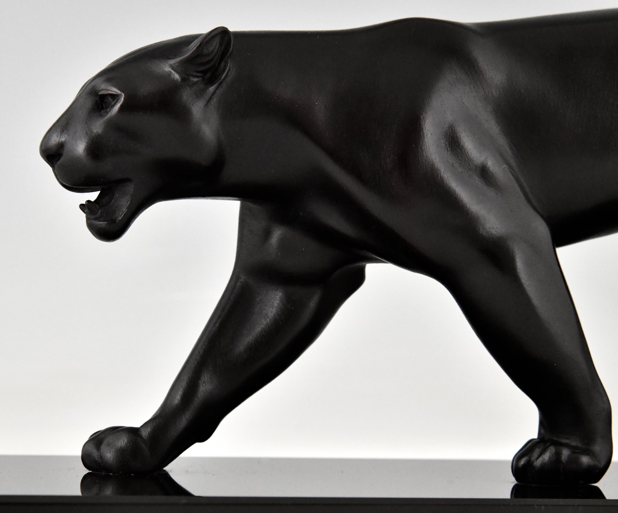 Panther Skulptur im Art Deco Stil OUGANDA