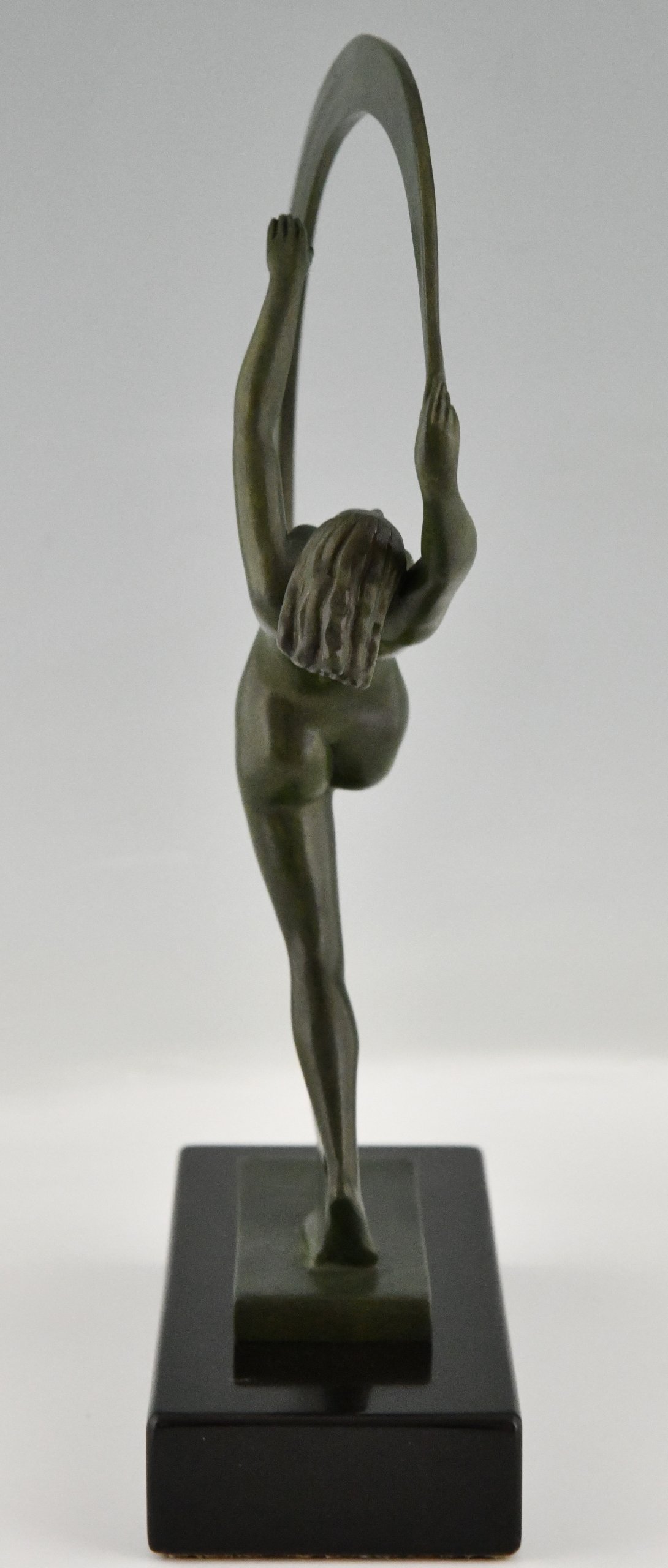 Sculpture Art Déco danseuse au foulard Bacchanale