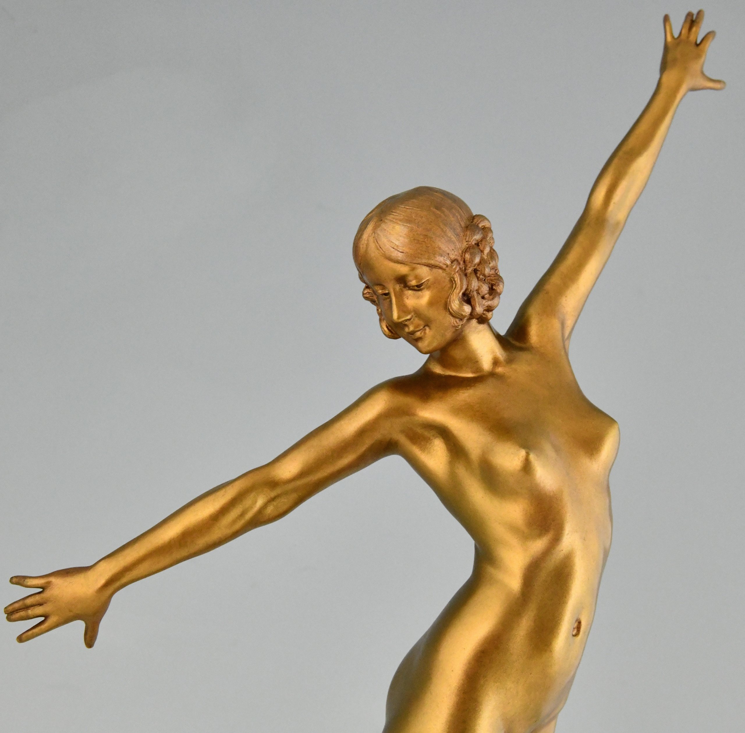 Sculpture Art Deco en bronze danseuse aux poignards
