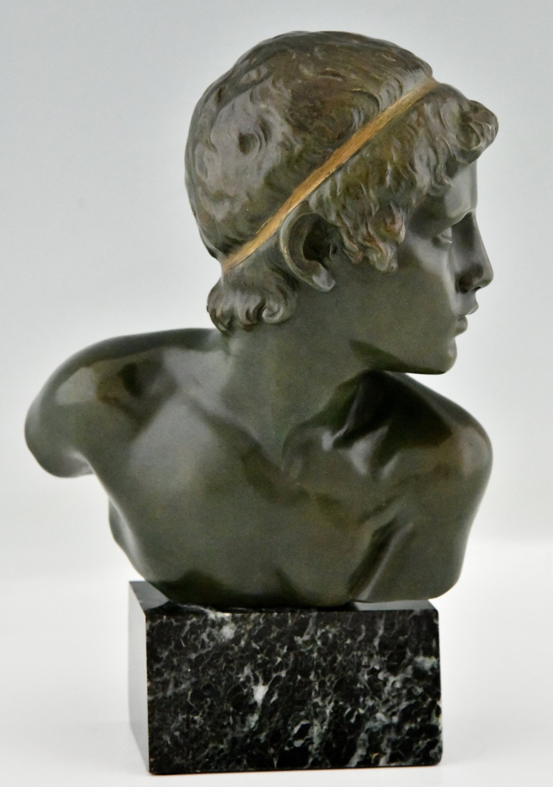 Sculpture en bronze Art Déco buste du jeune Achille.