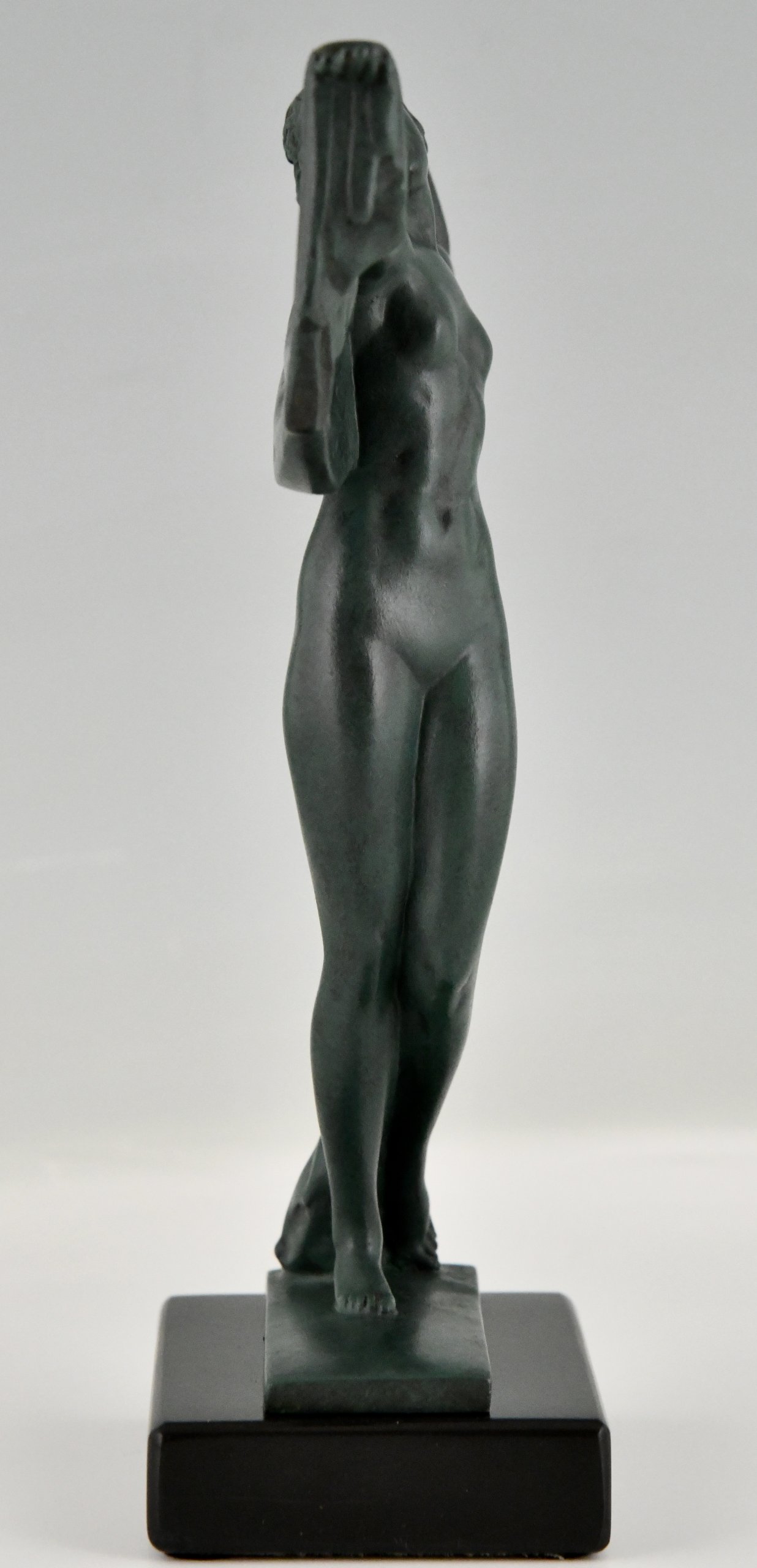 Art Deco sculpture bathing nude Venus