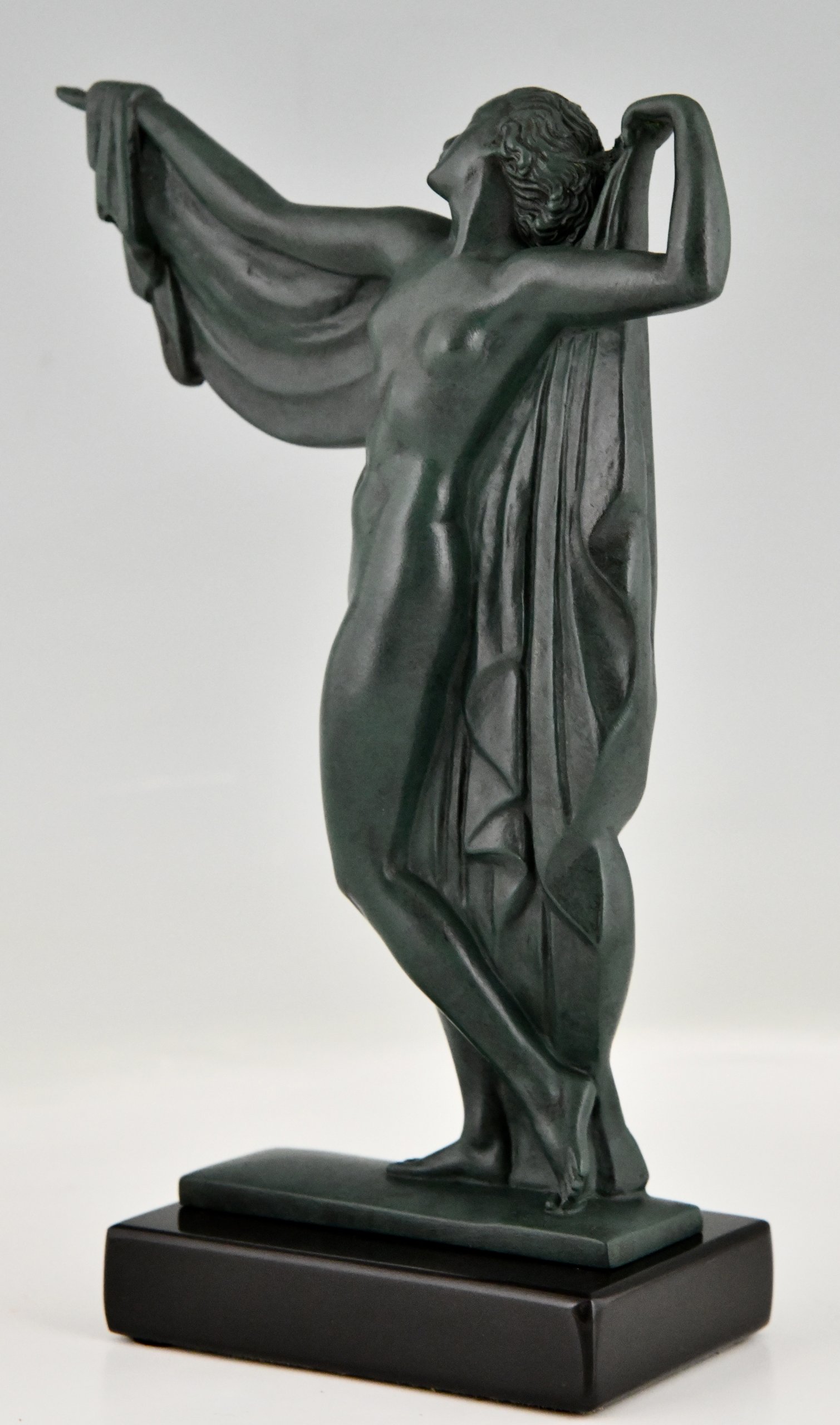 Art Deco sculpture bathing nude Venus