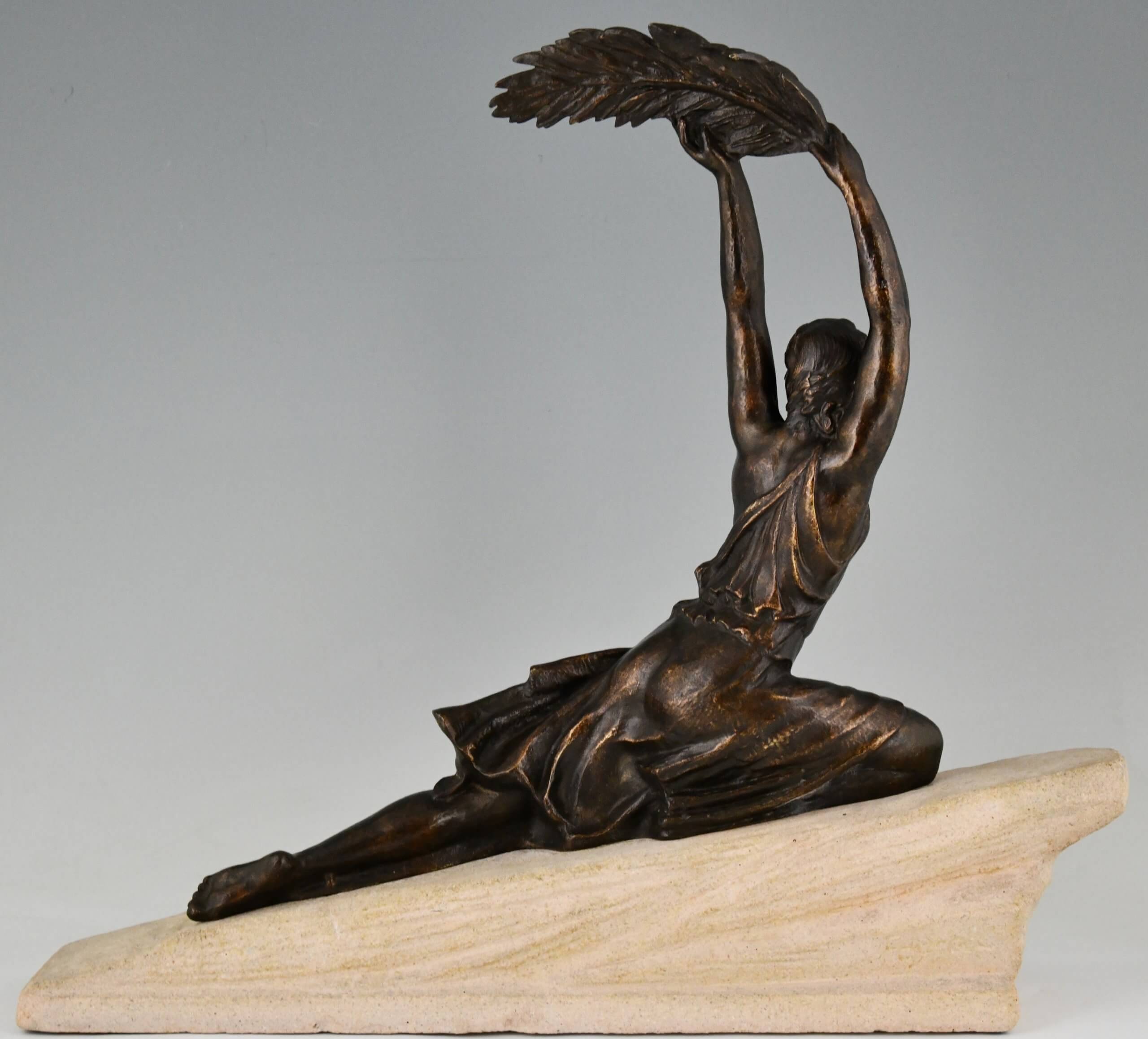 Art Deco bronzen sculptuur atlete met palmblad