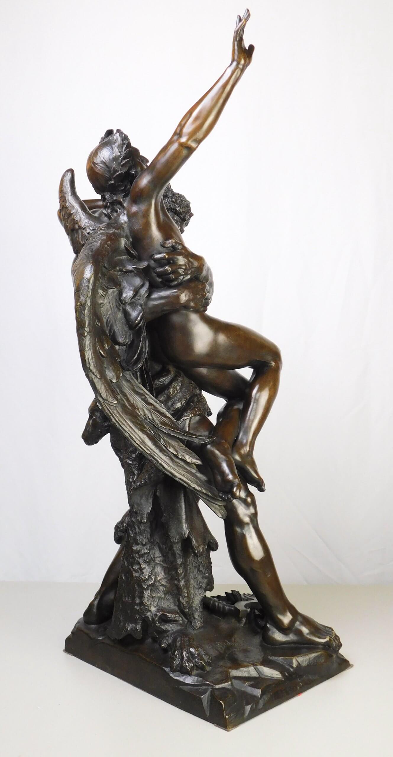 Antiek bronzen beeld Genie en brute kracht