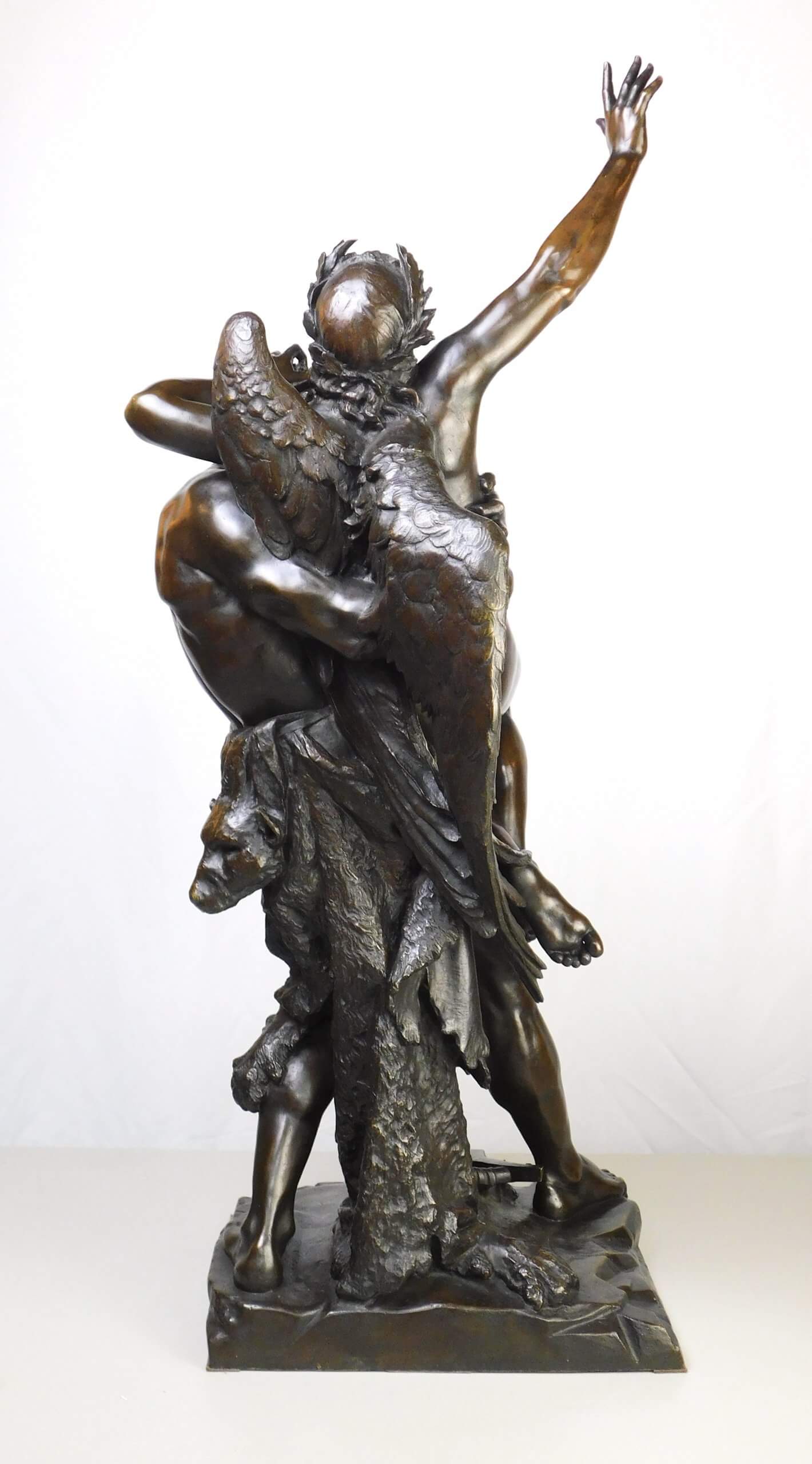 Antiek bronzen beeld Genie en brute kracht